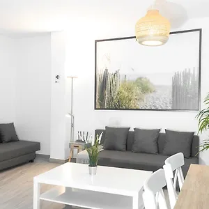  Apartamento Apt Old Town 3 Bedrooms, 2 Bathrooms, Wifi España
